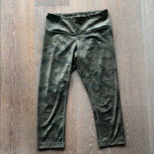 Lululemon Camo Wunder Under Crop